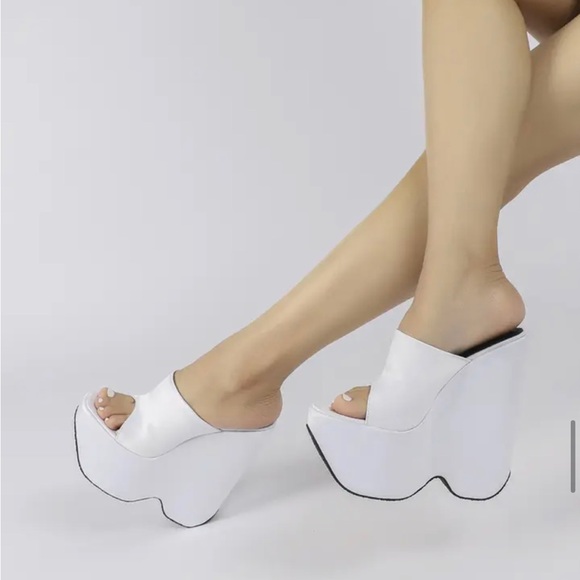 White platform wedge sandals - Picture 3 of 4